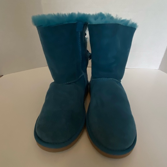 Almost new Ugg boots - Picture 4 of 7